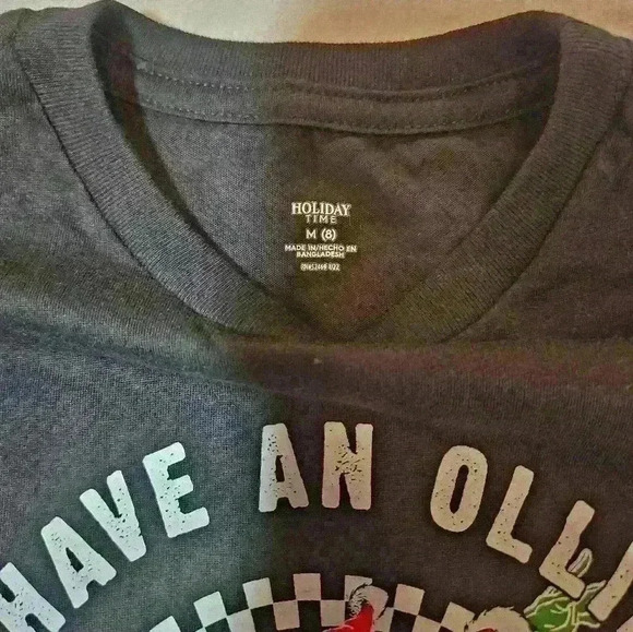 Skater Santa Christmas Tee🎅 Boy's Medium (8) - Picture 2 of 3